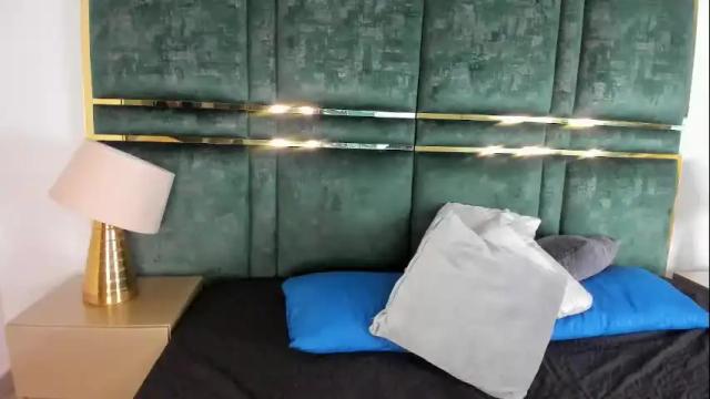 Image 2 of issabellagrey_ Stream on Chaturbate on 2 months ago