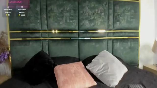 Image 2 of issabellagrey_ Stream on Chaturbate on 1 month ago