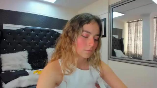 Image 4 of issadorajames Stream on Chaturbate on 19 months ago