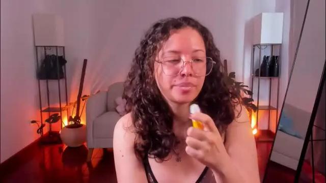 Image 2 of its_marie Stream on Chaturbate on 3 months ago