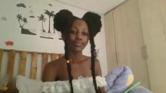 Image 7 of its_miimi Stream on Chaturbate on 15 months ago