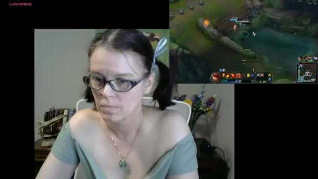 Image 11 of its_robin_chan Stream on Chaturbate on 17 months ago