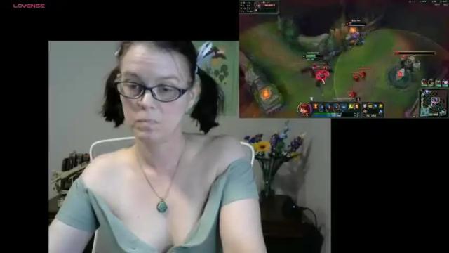 Image 12 of its_robin_chan Stream on Chaturbate on 17 months ago