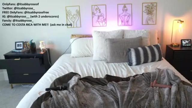 Image 11 of itsabbyrose_ Stream on Chaturbate on 14 months ago