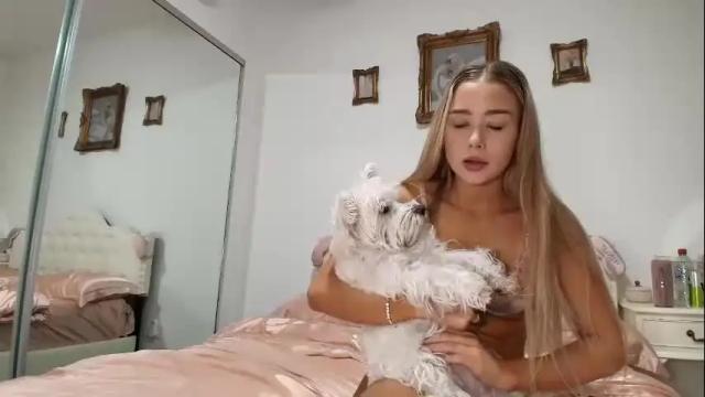 Image 10 of itschanelxx Stream on Chaturbate on 29 days ago