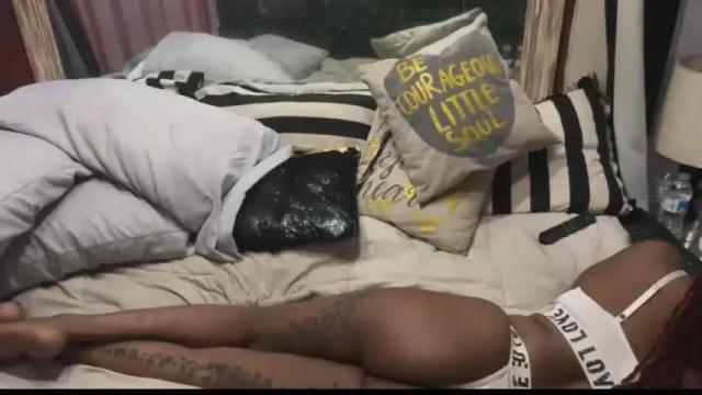 Image 4 of itsiggygalorebaby Stream on Chaturbate on 14 months ago