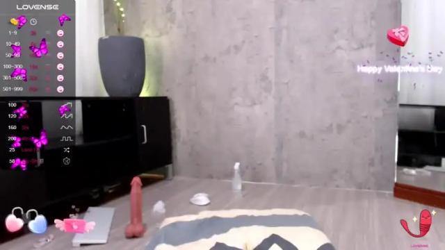 Image 4 of itsme_az Stream on Chaturbate on 16 months ago