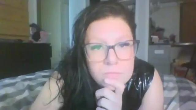 Image 8 of itsmerosalie98 Stream on Chaturbate on 14 months ago