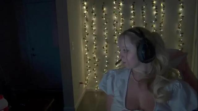 Image 2 of itsskinzy Stream on Chaturbate on 1 month ago
