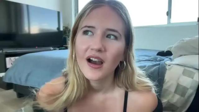 Image 2 of itsssosierra Stream on Chaturbate on 5 months ago