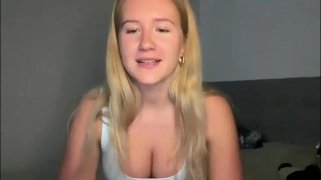 Image 7 of itsssosierra Stream on Chaturbate on 10 days ago