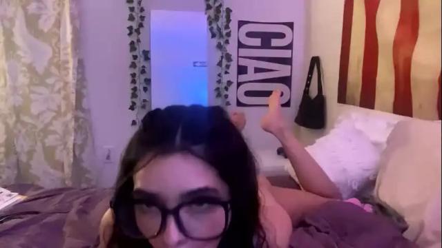 Image 3 of itsxgiaxx Stream on Chaturbate on 1 month ago