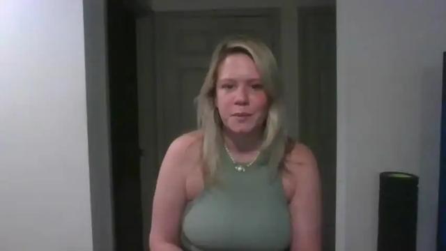 Image 10 of itzrileyrobertz Stream on Chaturbate on 16 months ago