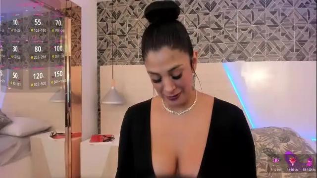Image 3 of ivannaanggel Stream on Chaturbate on 12 days ago