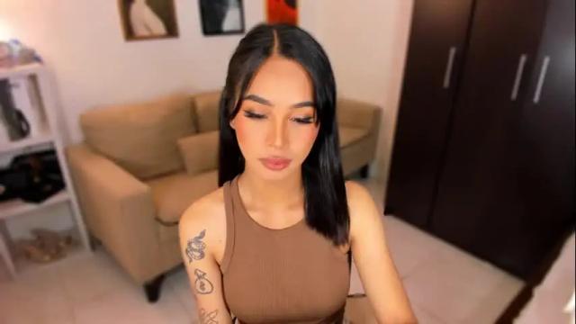 Image 4 of ivorycollins Stream on Chaturbate on 1 month ago