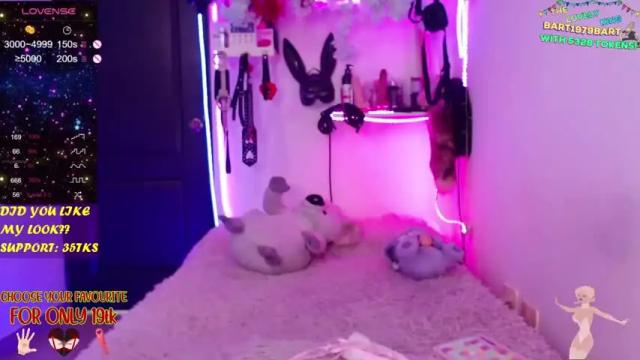 Image 10 of ivy_rosse Stream on Chaturbate on 19 months ago