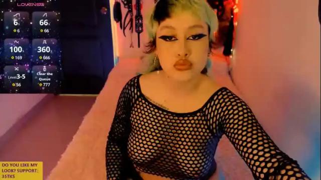 Image 2 of ivy_rosse Stream on Chaturbate on 6 months ago