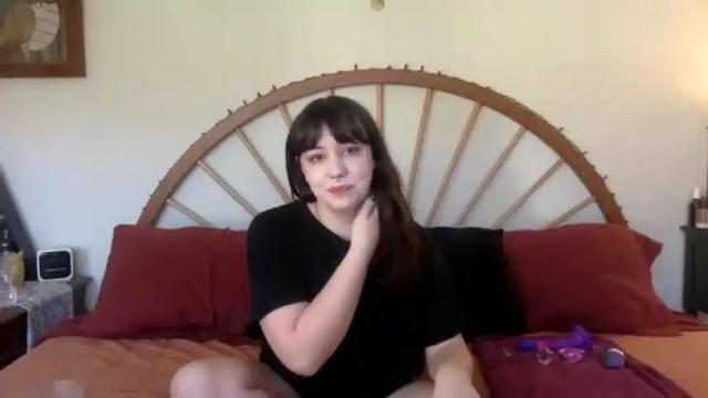 Image 2 of ivymoonbeams Stream on Chaturbate on 16 months ago