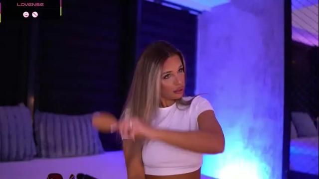 Image 3 of ivyrowa Stream on Chaturbate on 1 month ago
