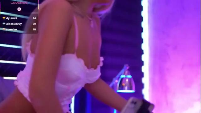 Image 12 of ivyrowa Stream on Chaturbate on 24 days ago