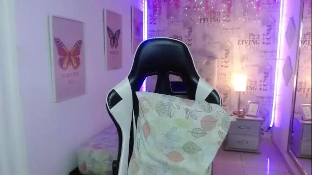 Image 7 of ivyy_crystal Stream on Chaturbate on 1 month ago