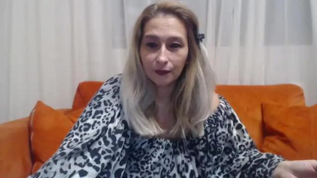 Image 6 of iwantu4real Stream on Chaturbate on 18 months ago