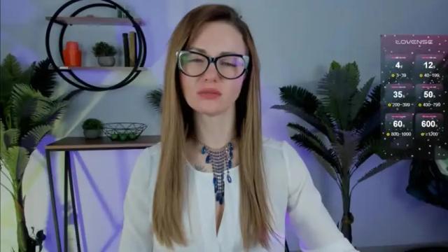 Image 2 of izabelmartin Stream on Chaturbate on 16 months ago
