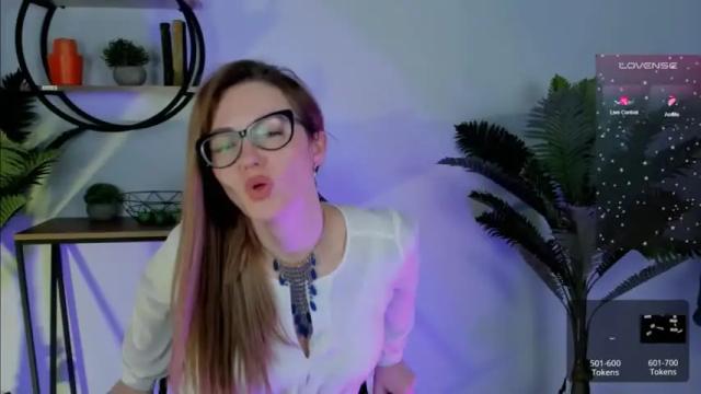 Image 4 of izabelmartin Stream on Chaturbate on 16 months ago