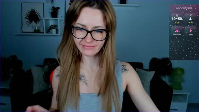 Image 3 of izabelmartin Stream on Chaturbate on 15 months ago