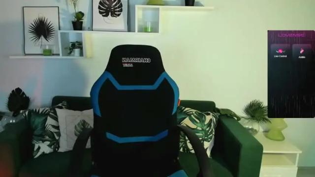 Image 2 of izabelmartin Stream on Chaturbate on 14 months ago
