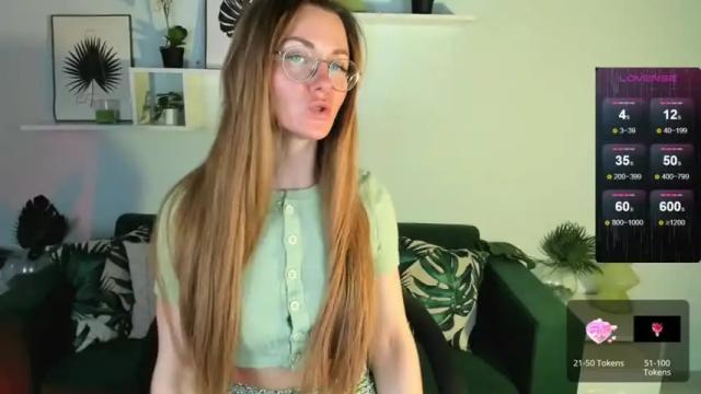 Image 3 of izabelmartin Stream on Chaturbate on 14 months ago