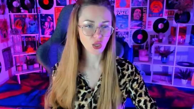 Image 3 of izabelmartin Stream on Chaturbate on 14 months ago