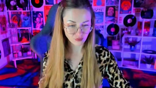 Image 4 of izabelmartin Stream on Chaturbate on 14 months ago