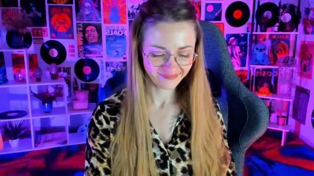 Image 6 of izabelmartin Stream on Chaturbate on 14 months ago