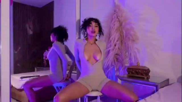 Image 10 of izanamii_ Stream on Chaturbate on 3 days ago