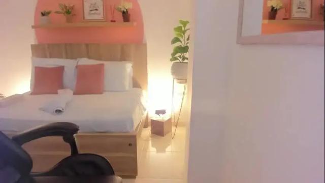 Image 2 of izaro_22 Stream on Chaturbate on 26 days ago