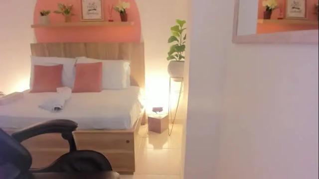 Image 3 of izaro_22 Stream on Chaturbate on 26 days ago