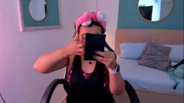 Image 8 of izaro_22 Stream on Chaturbate on 17 days ago