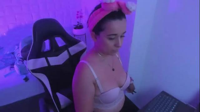 Image 6 of izaro_22 Stream on Chaturbate on 11 days ago