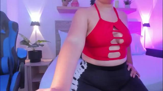 Image 3 of izaro_22 Stream on Chaturbate on 2 months ago