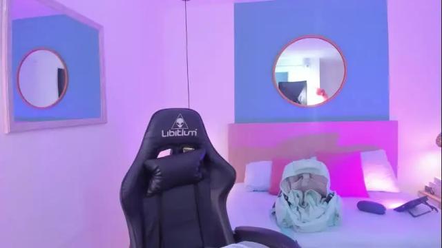 Image 4 of izaro_22 Stream on Chaturbate on 2 months ago