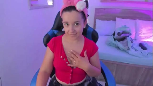 Image 2 of izaro_22 Stream on Chaturbate on 2 months ago