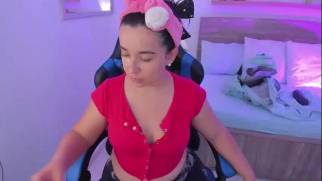 Image 4 of izaro_22 Stream on Chaturbate on 2 months ago