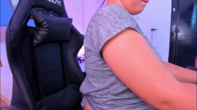 Image 4 of izaro_22 Stream on Chaturbate on 2 months ago