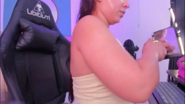 Image 6 of izaro_22 Stream on Chaturbate on 1 month ago