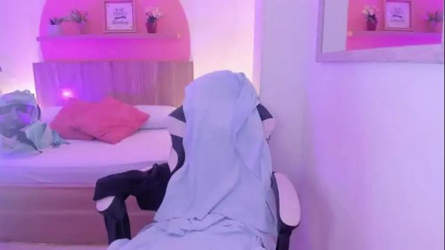 Image 4 of izaro_22 Stream on Chaturbate on 1 month ago