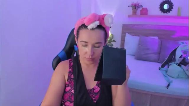 Image 4 of izaro_22 Stream on Chaturbate on 1 month ago