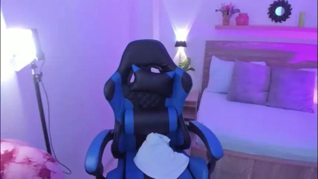 Image 8 of izaro_22 Stream on Chaturbate on 1 month ago