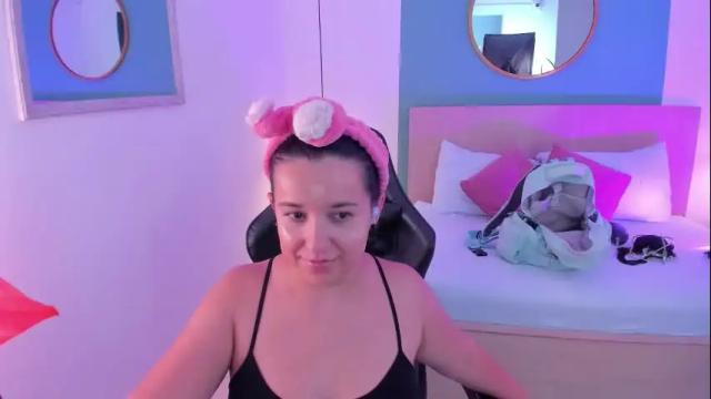 Image 2 of izaro_22 Stream on Chaturbate on 1 month ago