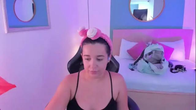 Image 4 of izaro_22 Stream on Chaturbate on 1 month ago